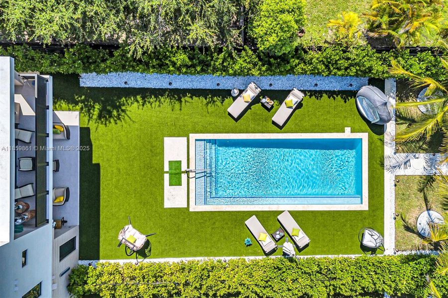 Image 47 of a home in .