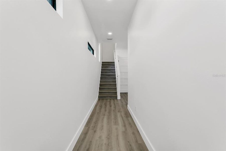 Spacious, unfurnished interior of a new home in , Tampa (Image 21).