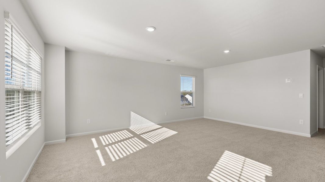 Spacious, unfurnished interior of a new home in Estates at Deer Hollow, Grovetown (Image 24).