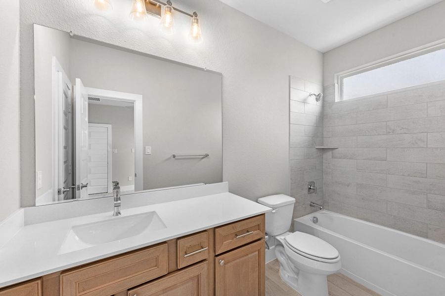 Furnished interior view inside a new home in Briarwood Crossing, Rosenberg (Image 9).