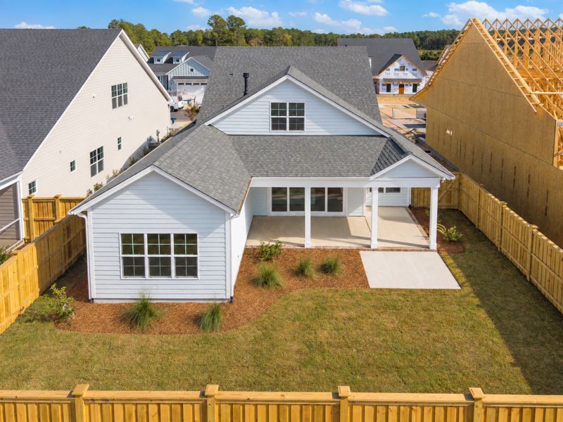 Exterior details and patio area of a home in Sidbury Landing, Wilmington (Image 4).