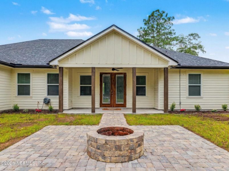 Exterior details and patio area of a home in , Callahan (Image 38).