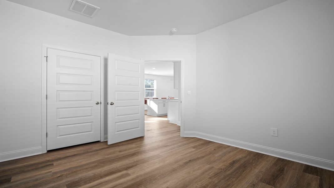 Spacious, unfurnished interior of a new home in The Lakes at North Glynn, Brunswick (Image 22).