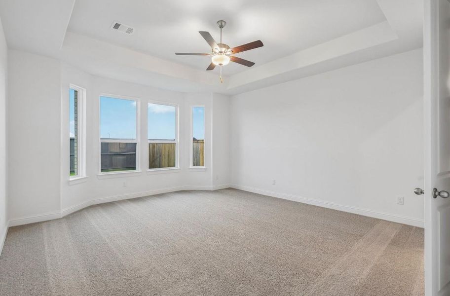 Spacious, unfurnished interior of a new home in The Grand Prairie 60', Hockley (Image 15).