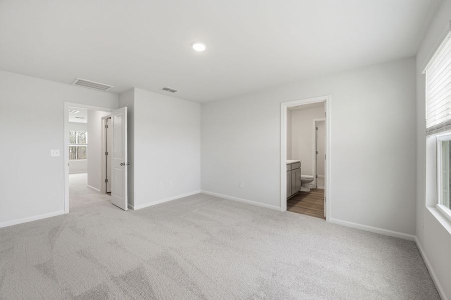 Spacious, unfurnished interior of a new home in Grand Arbor, Blythewood (Image 20).