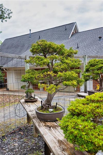 Image 35 of a home in Livingstone Park.