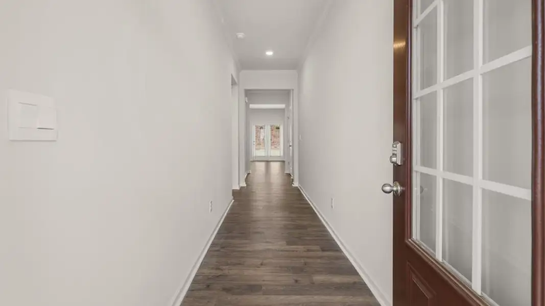 Spacious, unfurnished interior of a new home in Thompson Ridge, Dallas (Image 14). Spacious, unfurnished interior of a new home in Thompson Ridge, Dallas (Image 14).