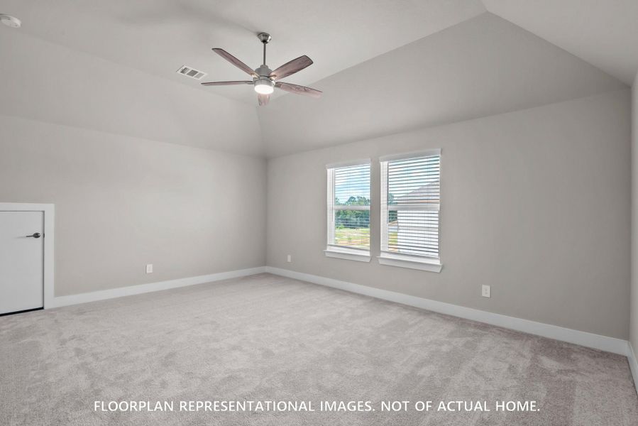 Spacious, unfurnished interior of a new home in Sorella, Tomball (Image 11).