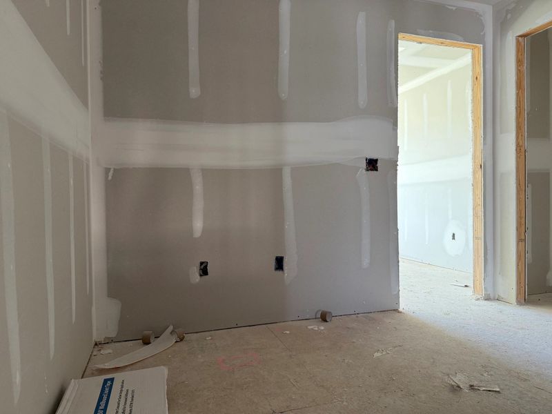 Versatile 2nd floor loft space