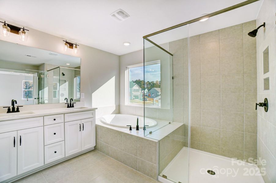 This home will feature a Luxury Primary Shower ilo tub.