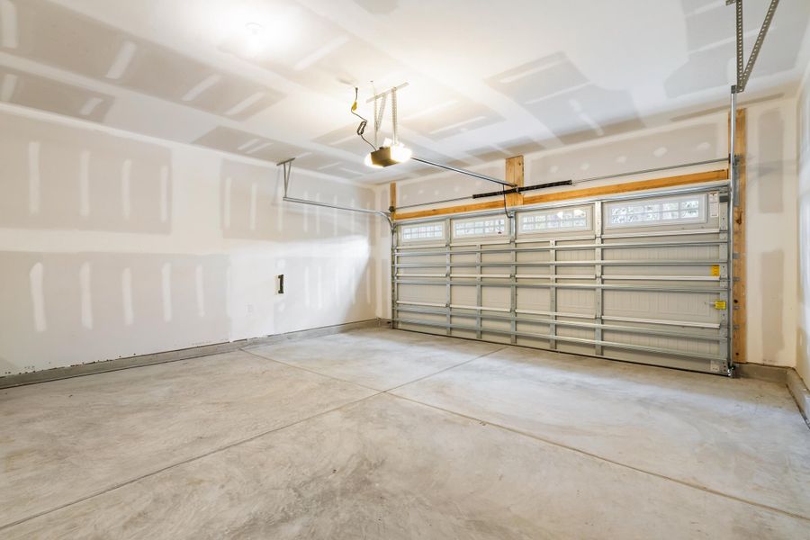 Spacious, unfurnished interior of a new home in , Charleston (Image 43). Spacious, unfurnished interior of a new home in , Charleston (Image 43).