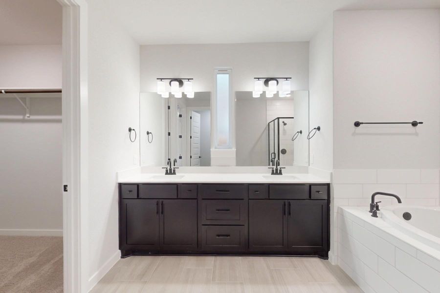 Furnished interior view inside a new home in Edgewood, Leander (Image 13).