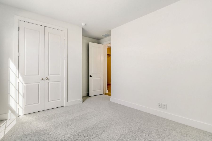 180 Buffalo - Bedroom