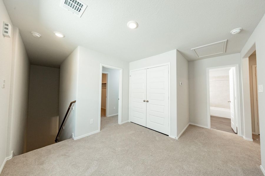 Spacious, unfurnished interior of a new home in Townsend Reserve, Splendora (Image 14).