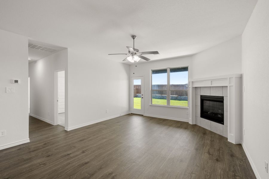 Spacious, unfurnished interior of a new home in Baker Farms, Cleburne (Image 17). Spacious, unfurnished interior of a new home in Baker Farms, Cleburne (Image 17).