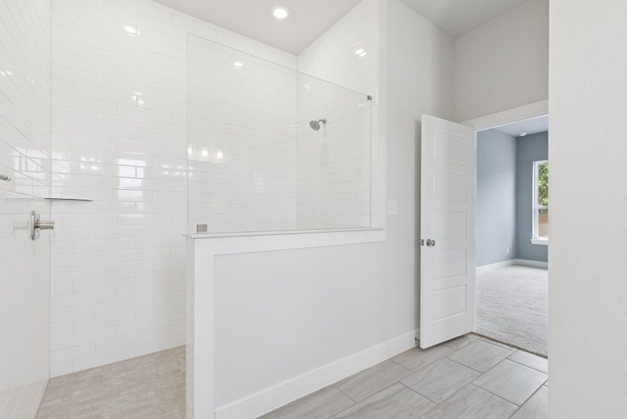 Owner's Bathroom Owner's Bathroom