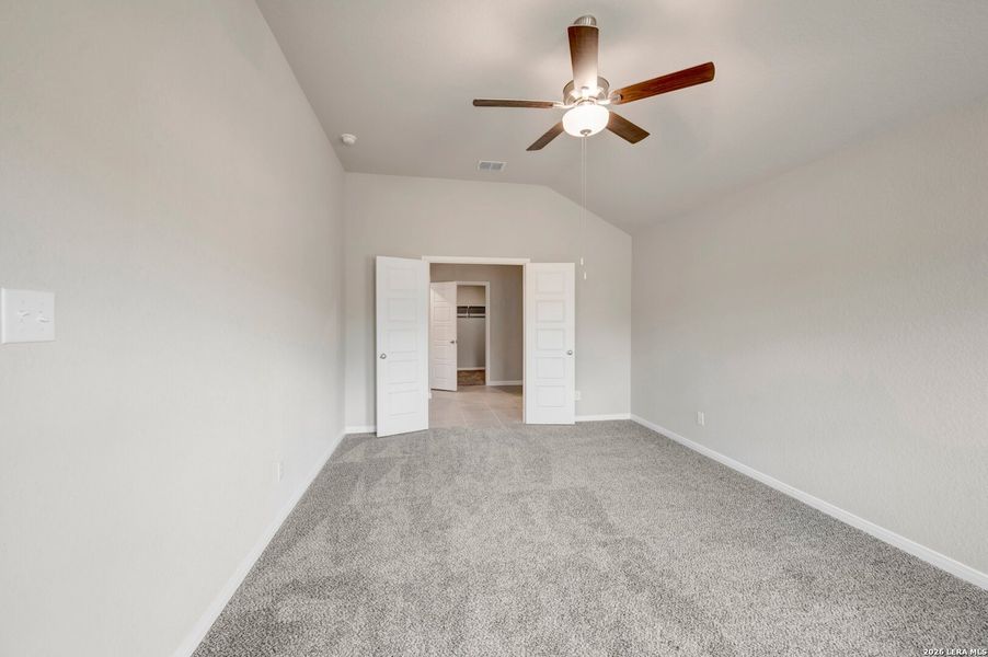 Spacious, unfurnished interior of a new home in Greenspoint Heights, Seguin (Image 15).