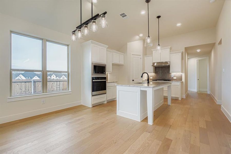 Furnished interior view inside a new home in Hillstead, Lavon (Image 11).
