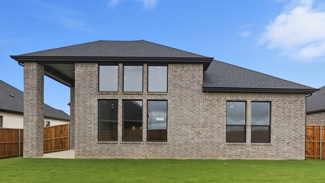 Representative exterior details of a home built from the BEAUX by D.R. Horton in Clearview Ranch, Royse City (Image 3). Representative exterior details of a home built from the BEAUX by D.R. Horton in Clearview Ranch, Royse City (Image 3).