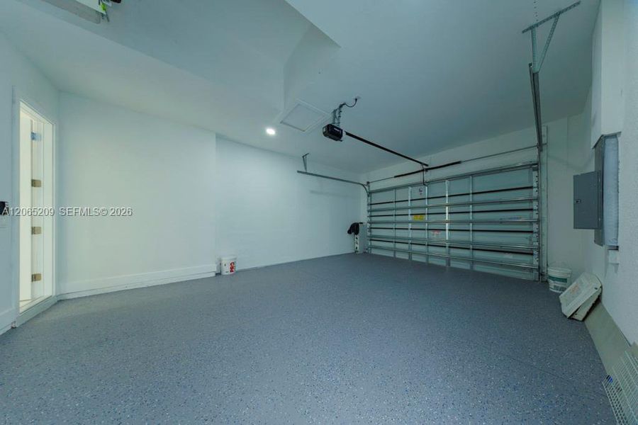Spacious, unfurnished interior of a new home in , Lehigh Acres (Image 22).