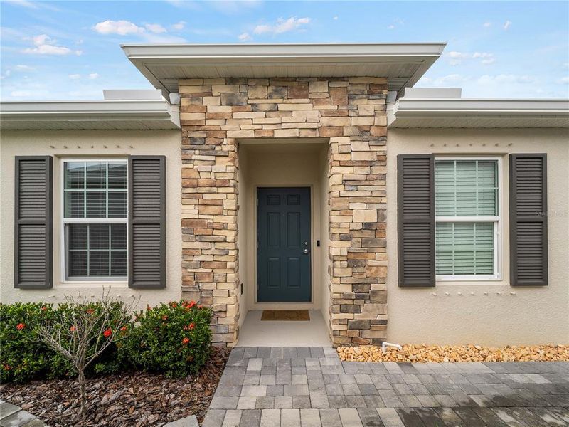 Exterior details and patio area of a home in , Port Charlotte (Image 31).