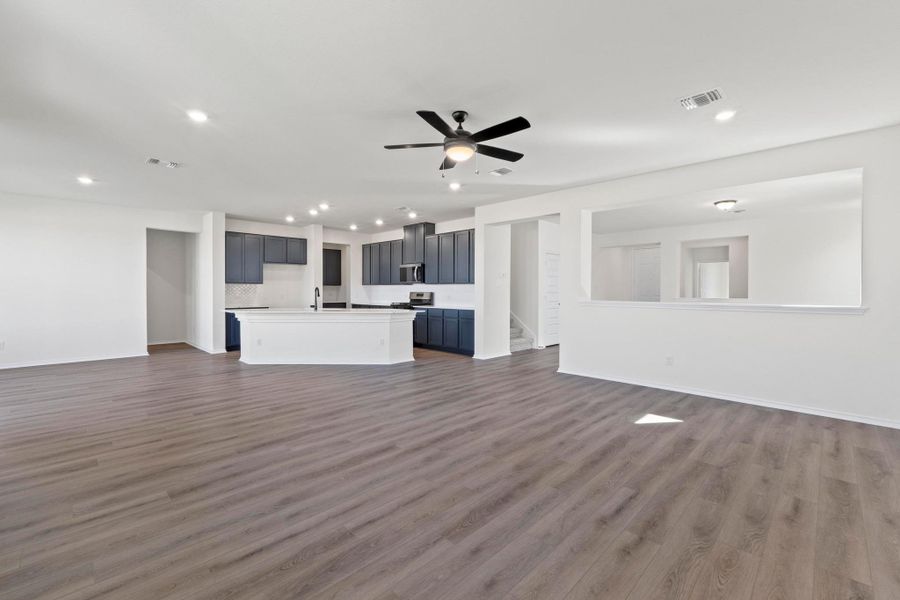 Spacious, unfurnished interior of a new home in Salerno - Classic Collection, Round Rock (Image 29). Spacious, unfurnished interior of a new home in Salerno - Classic Collection, Round Rock (Image 29).