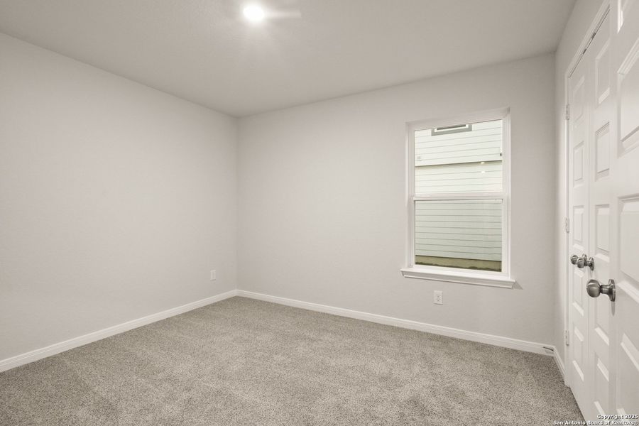 Spacious, unfurnished interior of a new home in Swenson Heights, Seguin (Image 15).