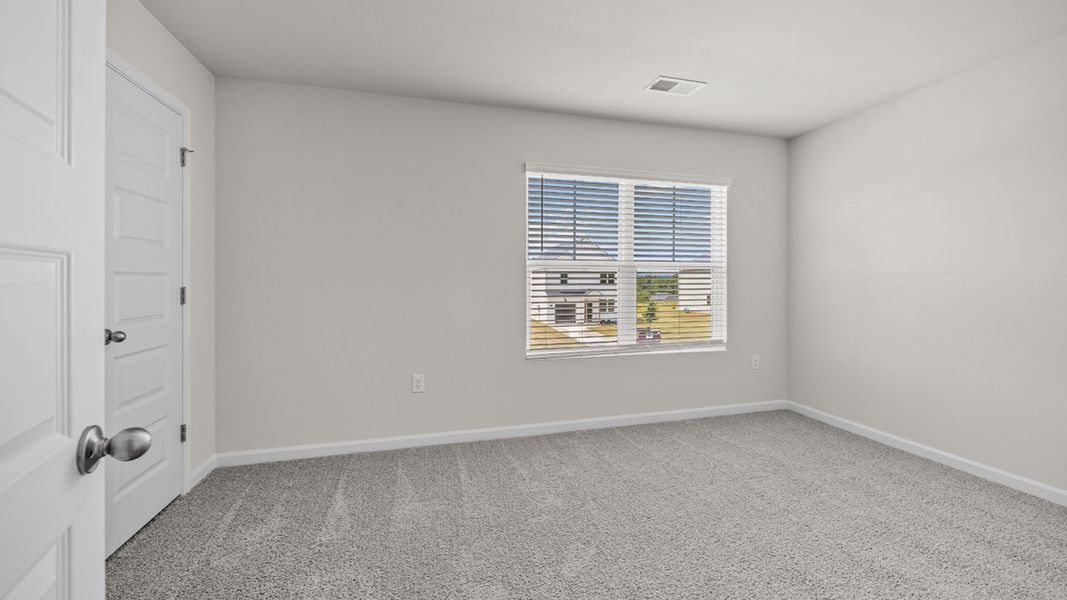 Spacious, unfurnished interior of a new home in Bellemeade Landing, Augusta (Image 24).