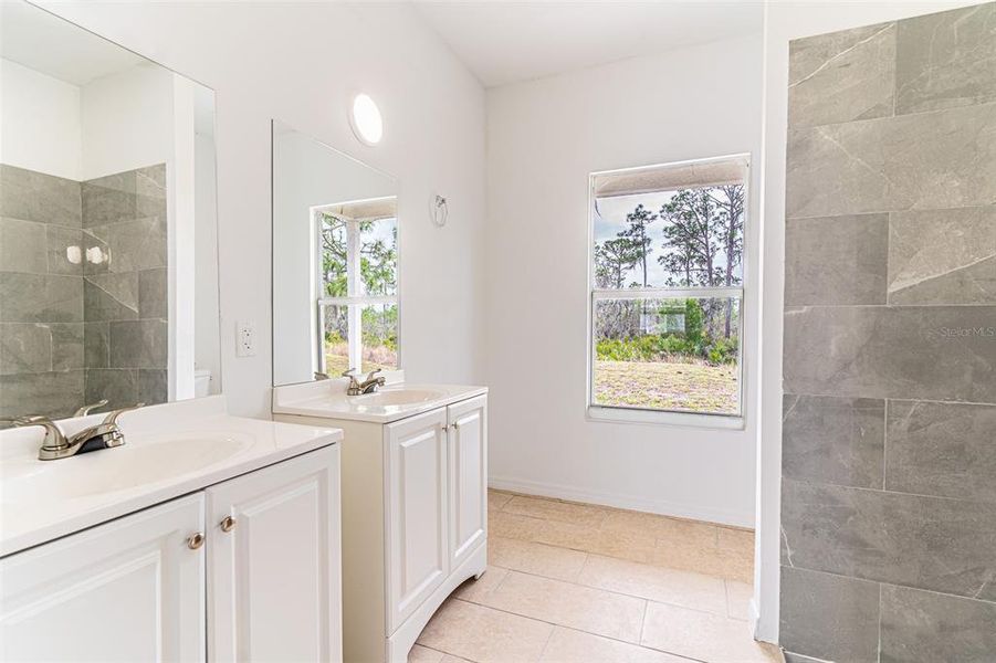 Furnished interior view inside a new home in , Lake Placid (Image 11).