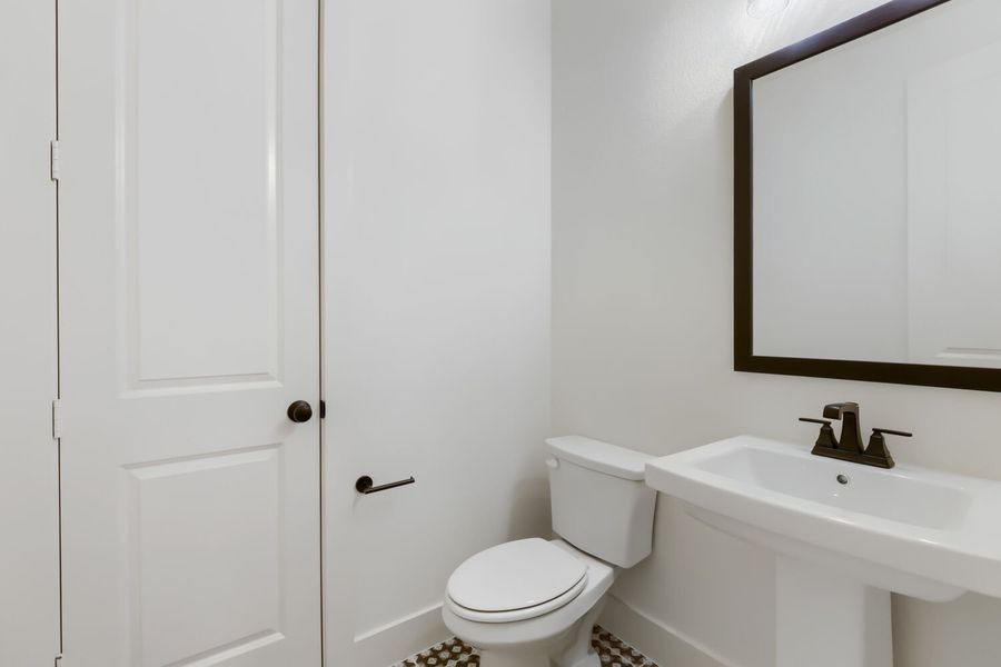 109 Enclave - Powder Bathroom