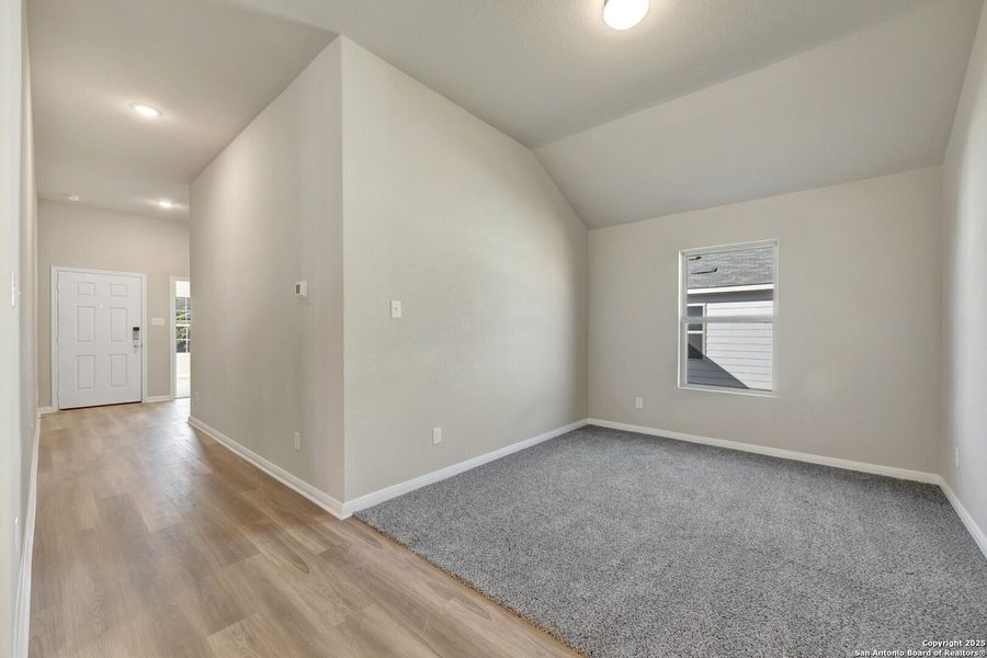 Spacious, unfurnished interior of a new home in Greenspoint Heights, Seguin (Image 33).