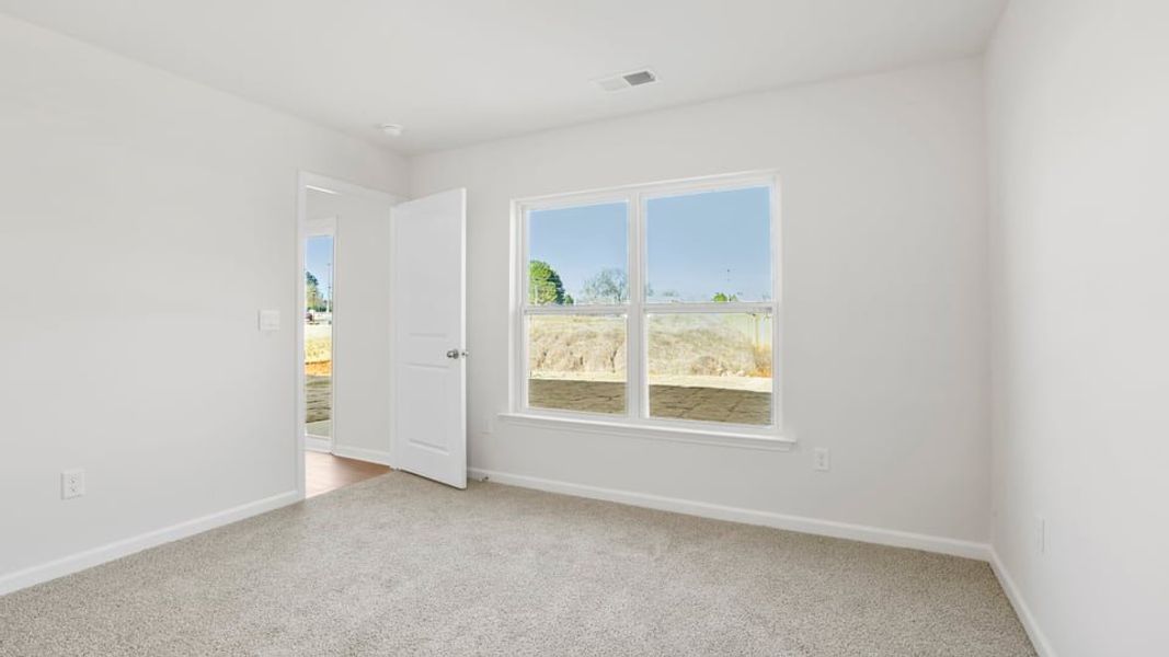 Spacious, unfurnished interior of a new home in Cascade Point, Seneca (Image 25).