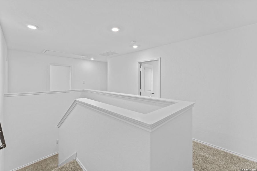 Spacious, unfurnished interior of a new home in Laurel Vistas, San Antonio (Image 23).