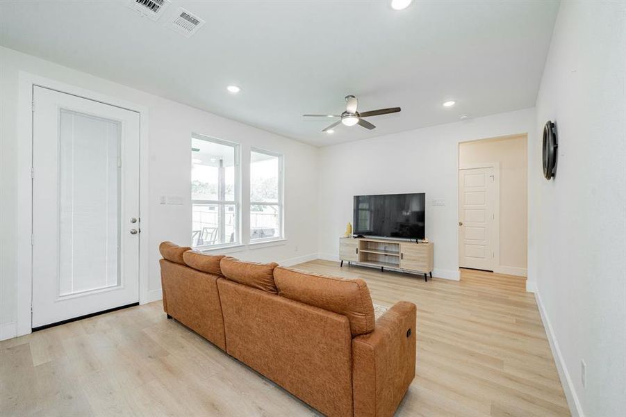 Furnished interior view inside a new home in , Gun Barrel City (Image 9).