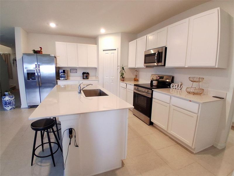 Furnished interior view inside a new home in Hunt Club Groves, Lake Wales (Image 19).