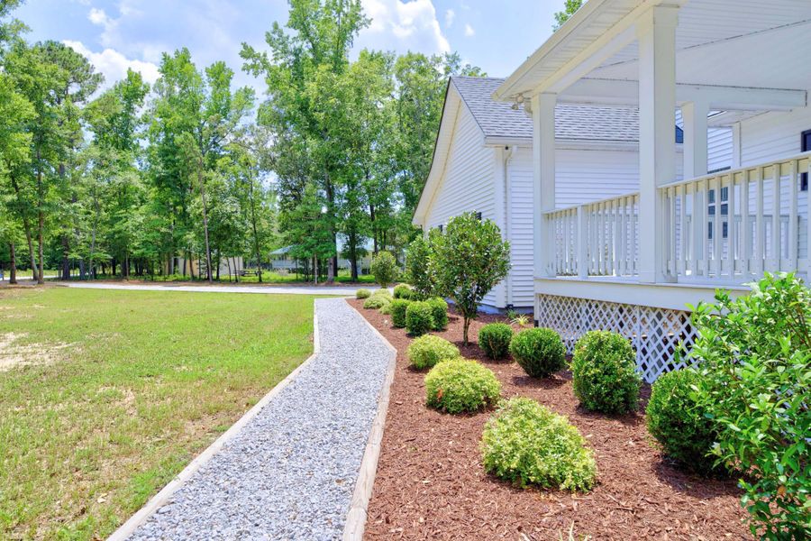 Exterior details and patio area of a home in , Elloree (Image 3).