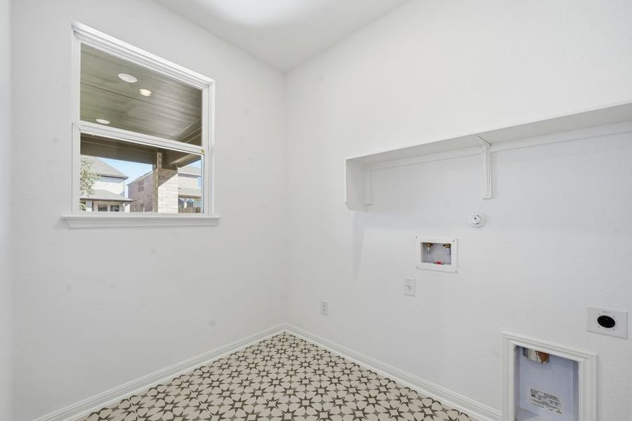 Spacious, unfurnished interior of a new home in Parkside on the River, Georgetown (Image 27).