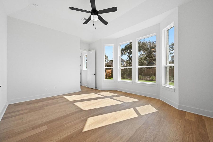 Spacious, unfurnished interior of a new home in 6 Creeks at Waterridge: 45ft. lots, Kyle (Image 18). Spacious, unfurnished interior of a new home in 6 Creeks at Waterridge: 45ft. lots, Kyle (Image 18).