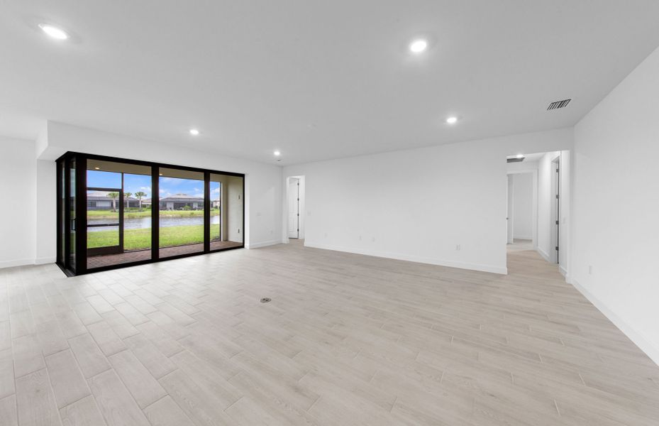 Spacious, unfurnished interior of a new home in Del Webb Naples, Immokalee (Image 16).