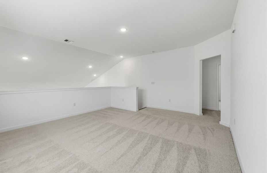 Spacious, unfurnished interior of a new home in Kuempel Farms, Pflugerville (Image 52).