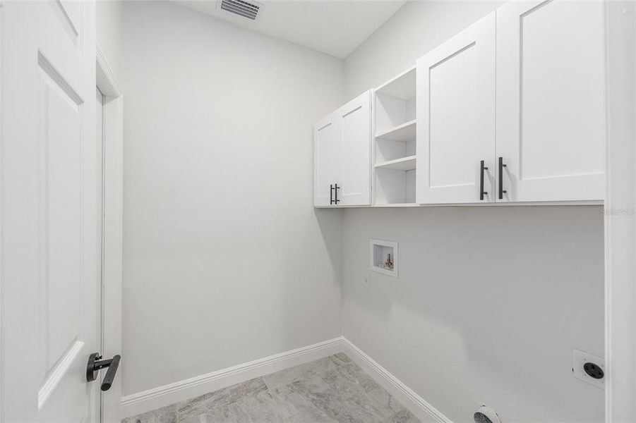 Spacious, unfurnished interior of a new home in , Summerfield (Image 19).