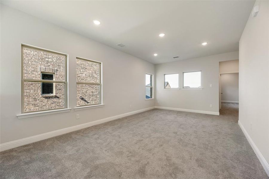 Spacious, unfurnished interior of a new home in Arbors at Legacy Hills, Celina (Image 24).