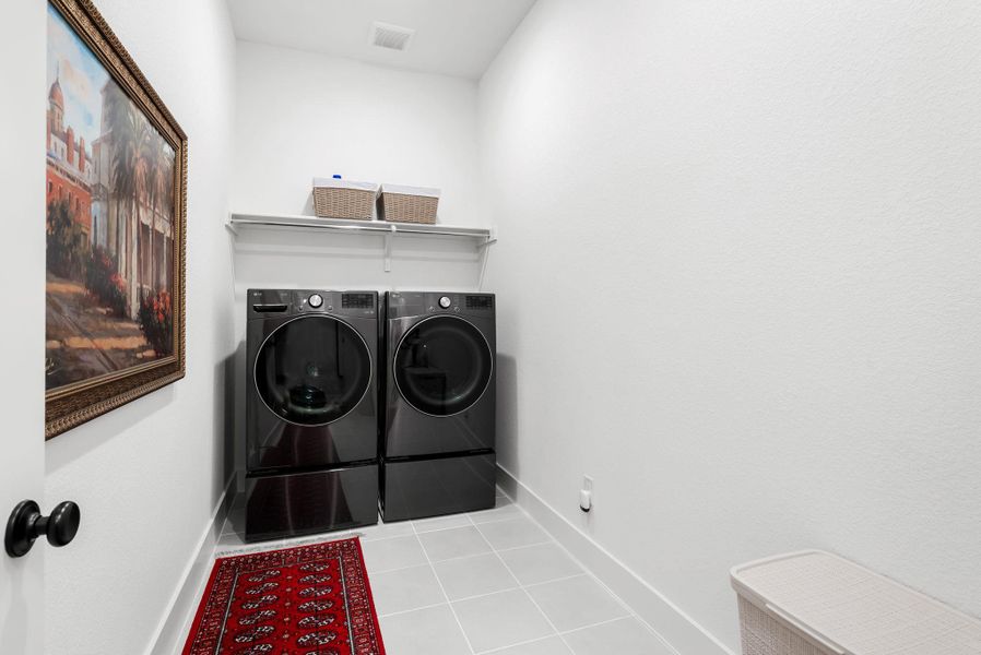 Furnished interior view inside a new home in Santa Rita Ranch, Liberty Hill (Image 29).