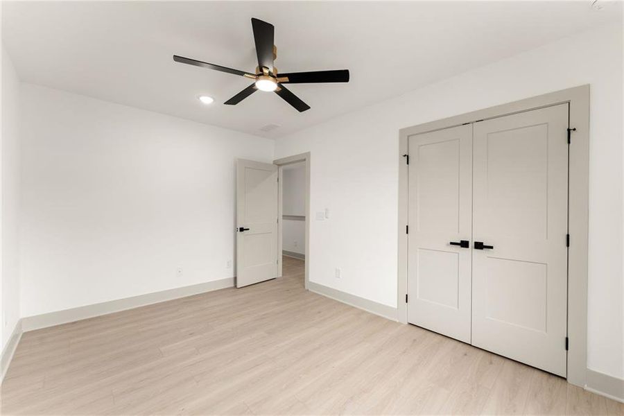 Spacious, unfurnished interior of a new home in , Jefferson (Image 27).