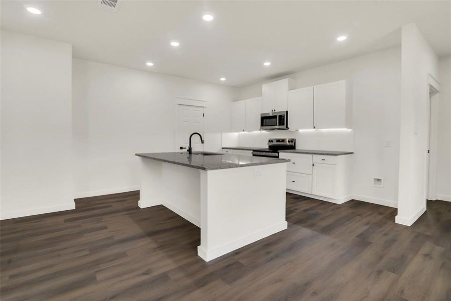 Furnished interior view inside a new home in , Whitewright (Image 4). Furnished interior view inside a new home in , Whitewright (Image 4).