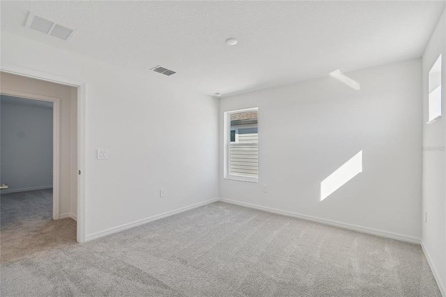 Spacious, unfurnished interior of a new home in Southpointe, Palmetto (Image 14).