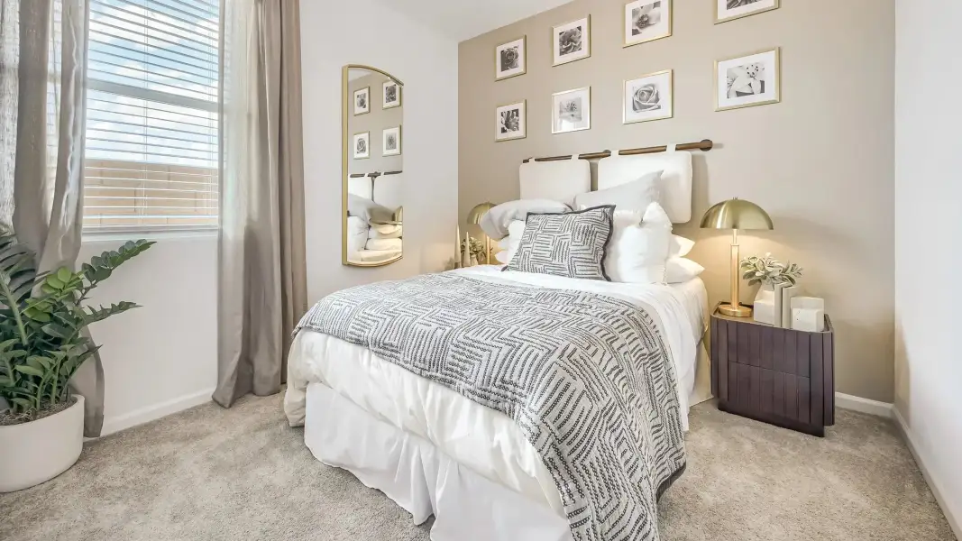 Representative furnished interior of a home built from the Solana Plan 3078 by Lennar in Western Garden, Phoenix (Image 16).
