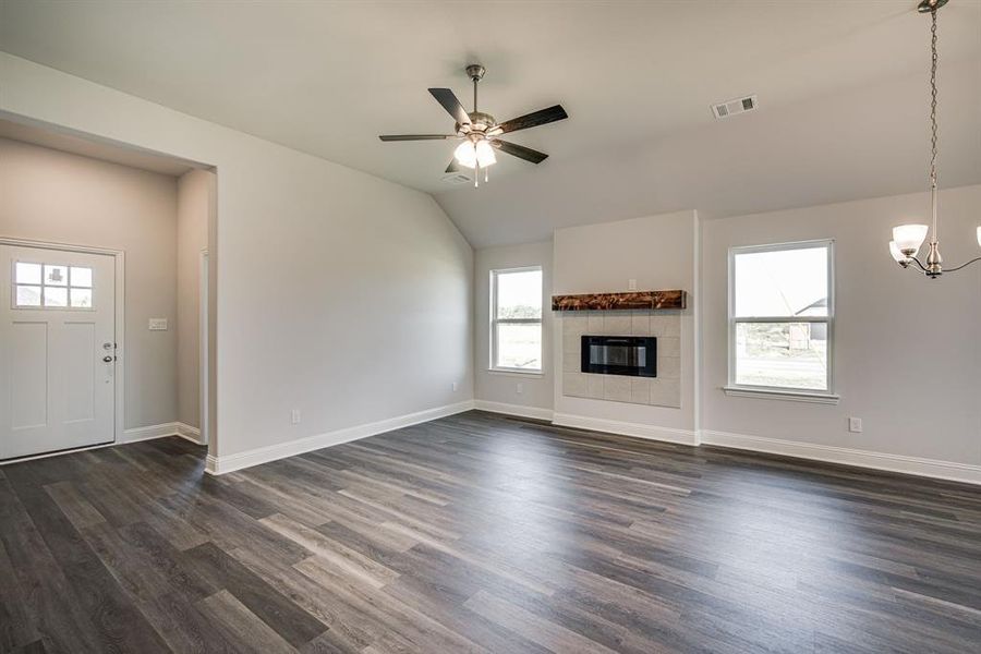Spacious, unfurnished interior of a new home in , Corsicana (Image 22).