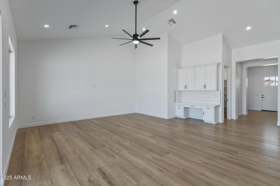 3989 E Freeman Ln-10