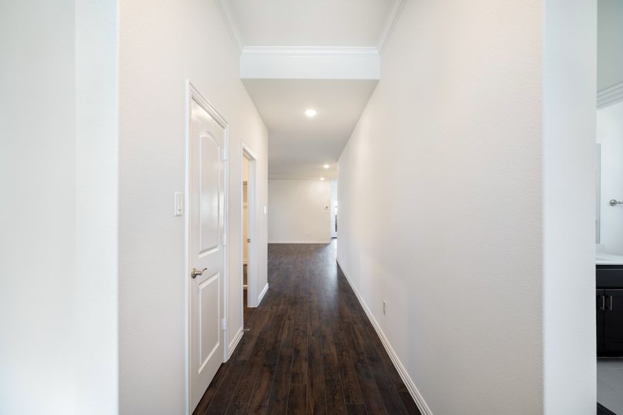 Spacious, unfurnished interior of a new home in Edgewater, Fate (Image 19).